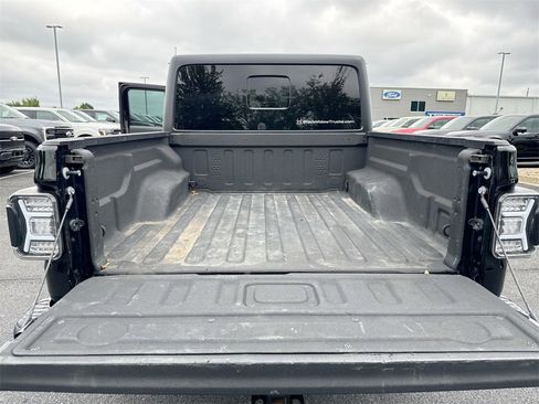 Used 2023 Jeep Gladiator Sport image 24
