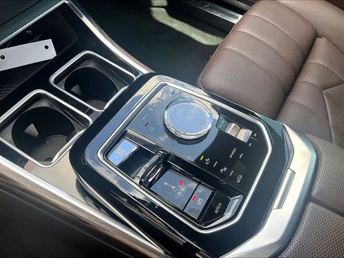 Used 2024 BMW 740i w/ Executive Package RWD image 15