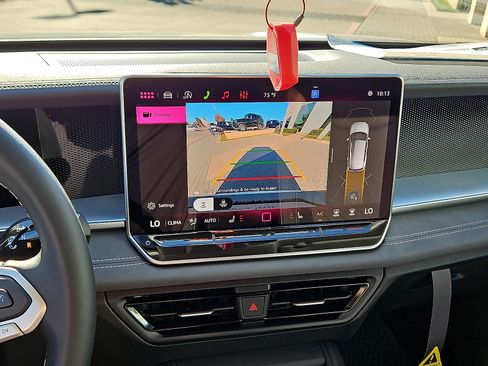 New 2026 Volkswagen Tiguan SE image 15