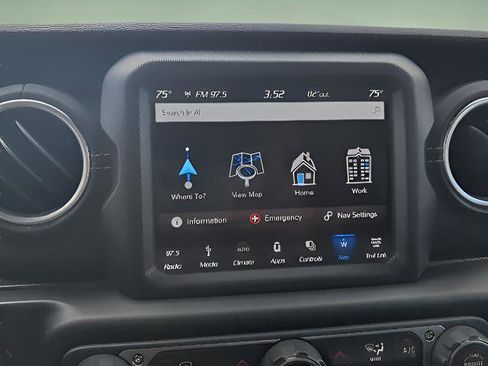 Used 2018 Jeep Wrangler Unlimited Sahara AWD/4WD image 14