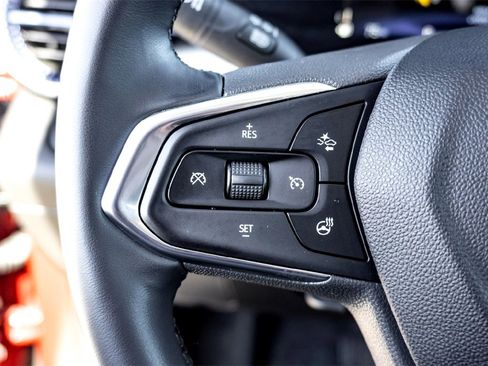 Used 2025 Chevrolet Trax LT w/ Driver Confidence Package image 18