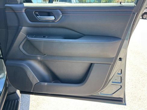 Certified 2025 Nissan Armada PRO-4X AWD/4WD image 26