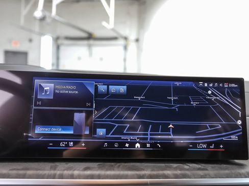 Used 2026 BMW X5 xDrive50e w/ Premium Package image 16