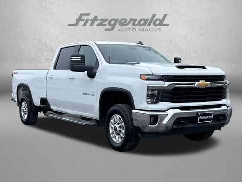 Used 2025 Chevrolet Silverado 2500 LT w/ Convenience Package AWD/4WD image 1