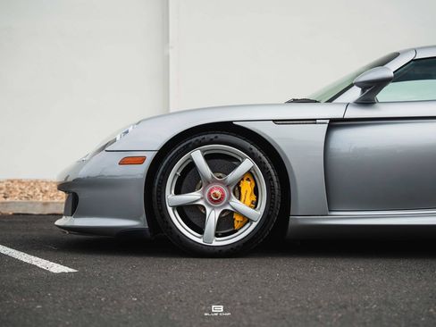 Used 2004 Porsche Carrera GT RWD image 3