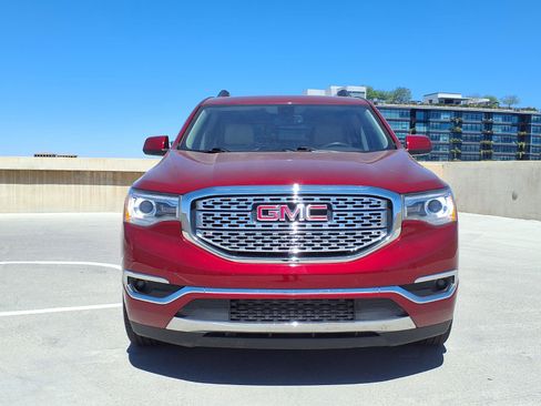 Used 2019 GMC Acadia Denali w/ Technology Package FWD image 2