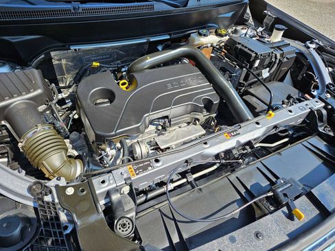 Used 2024 GMC Terrain SLT image 15