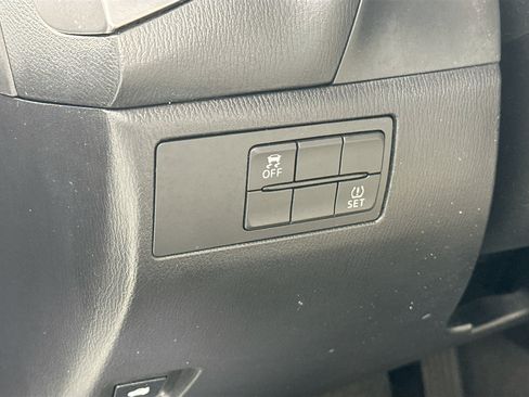 Used 2018 MAZDA MAZDA3 Grand Touring FWD image 10