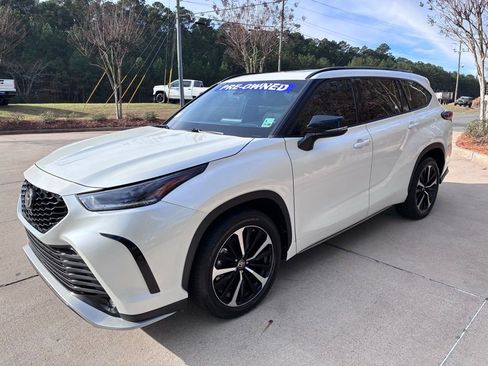 Used 2021 Toyota Highlander XSE image 11