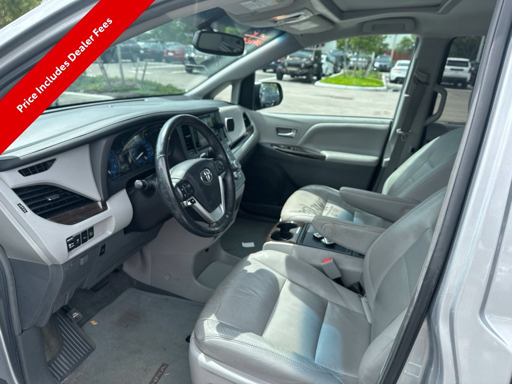 Used 2017 Toyota Sienna XLE w/ XLE Navigation Package FWD image 10