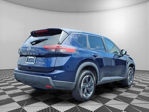 Used 2024 Nissan Rogue SV AWD/4WD image 28