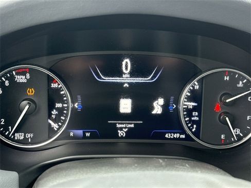 Used 2024 Buick Enclave Premium image 29