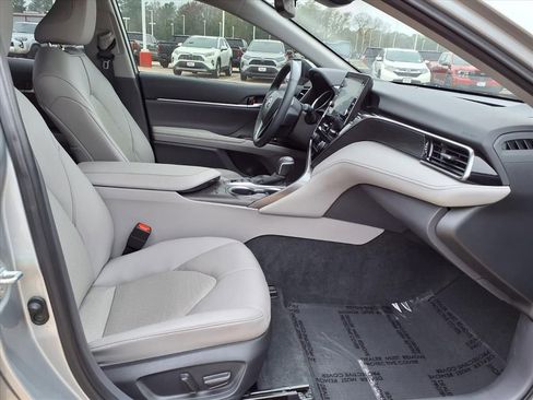 Certified 2022 Toyota Camry XLE image 19