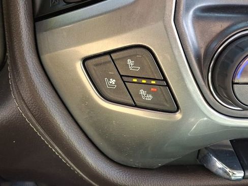 Used 2018 Chevrolet Silverado 1500 LTZ Z71 image 28