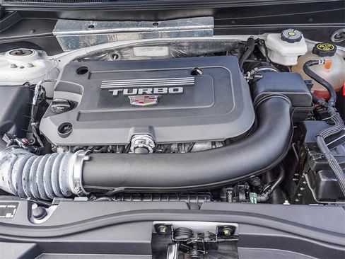 Used 2023 Cadillac XT4 Luxury w/ Cold Weather Package image 25