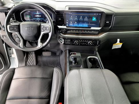 Used 2024 Chevrolet Silverado 1500 LT Trail Boss w/ Convenience Package II image 31