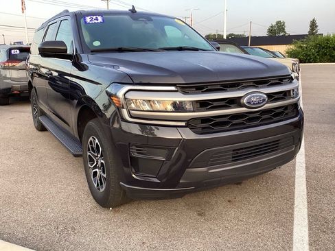 Used 2024 Ford Expedition Max XLT AWD/4WD image 2
