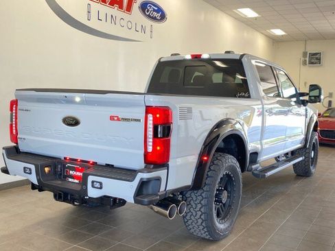 New 2026 Ford F250 Lariat w/ Black Appearance Package AWD/4WD image 9