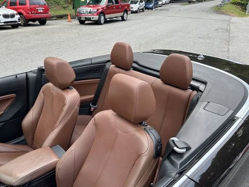 Used 2017 BMW 230i Convertible image 21