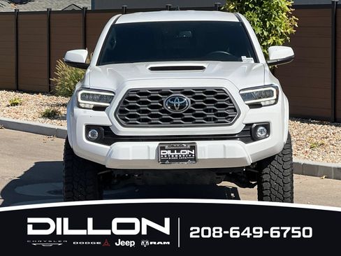 Used 2023 Toyota Tacoma TRD Sport AWD/4WD image 12