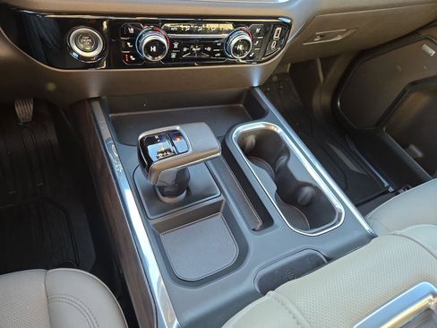 Used 2022 GMC Sierra 1500 SLT w/ SLT Convenience Package image 22