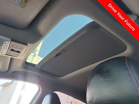 Used 2025 Nissan Sentra SR w/ SR Premium Package FWD image 19
