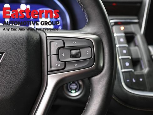 Used 2023 Chevrolet Suburban Premier image 16