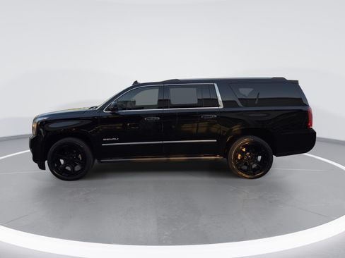 Used 2017 GMC Yukon XL Denali w/ Open Road Package AWD/4WD image 6