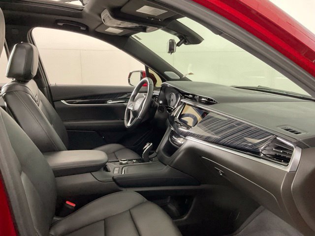 Used 2025 Cadillac XT6 Premium Luxury w/ Technology Package AWD/4WD image 28