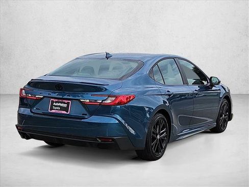 Used 2026 Toyota Camry SE w/ Convenience Package FWD image 5