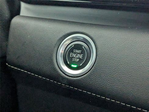 Used 2023 Cadillac Escalade ESV Premium Luxury image 25