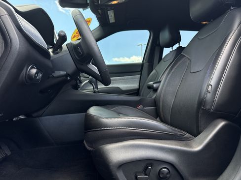 Used 2023 Jeep Compass Latitude AWD/4WD image 16