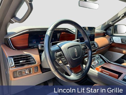 Used 2024 Lincoln Navigator Reserve AWD/4WD image 14