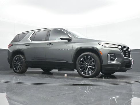 Used 2022 Chevrolet Traverse LT image 23