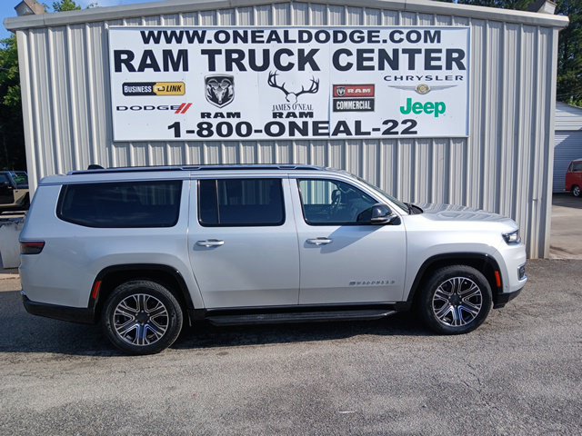 Used 2024 Jeep Wagoneer L Series II AWD/4WD image 2