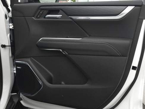 New 2026 GMC Acadia Elevation w/ Elevation Premium Package FWD image 39