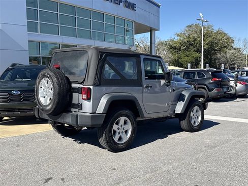 Used 2018 Jeep Wrangler Sport image 8