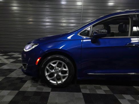 Used 2020 Chrysler Pacifica Limited image 43
