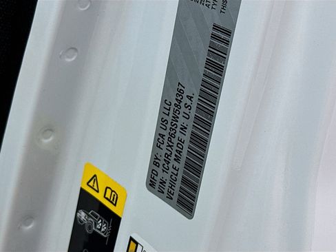 Used 2025 Jeep Wrangler Sahara w/ Safety Group image 12