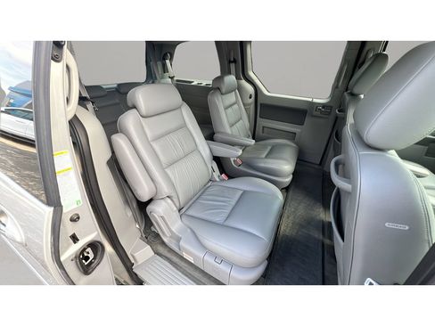 Used 2006 Ford Freestar Limited FWD image 30