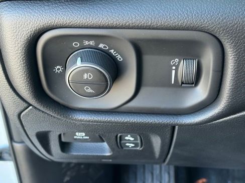 New 2026 RAM 1500 4x4 Crew Cab image 24