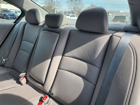 Used 2017 Honda Accord EX-L image 11