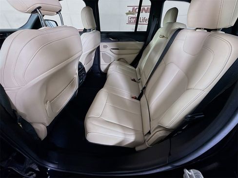 Used 2023 Jeep Grand Cherokee 4WD 4xe image 28