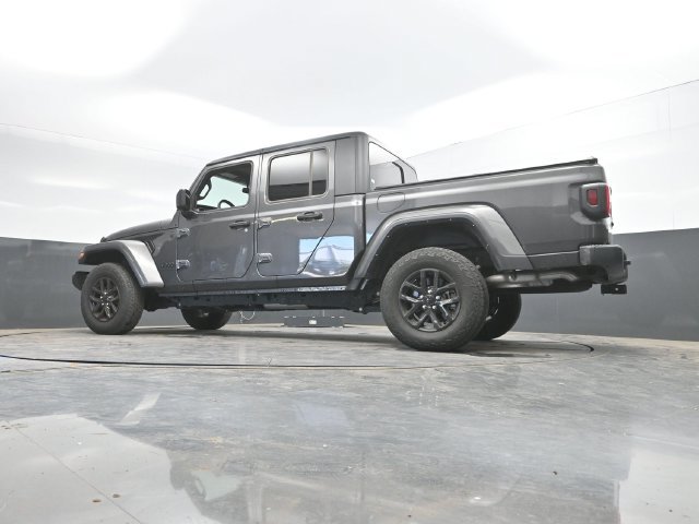 Used 2023 Jeep Gladiator Sport AWD/4WD image 50