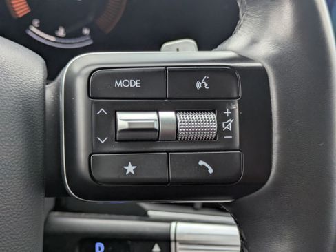 Used 2025 Hyundai Santa Fe SE FWD image 18