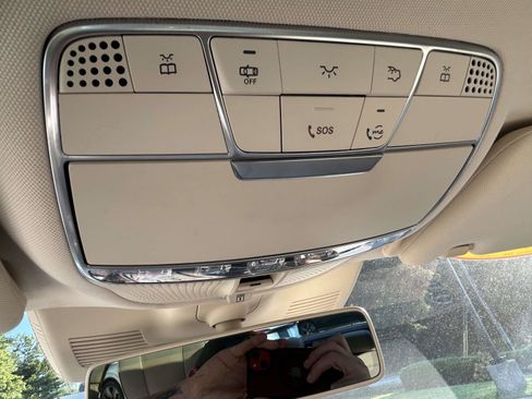 Used 2019 Mercedes-Benz S 560 4MATIC Sedan image 35