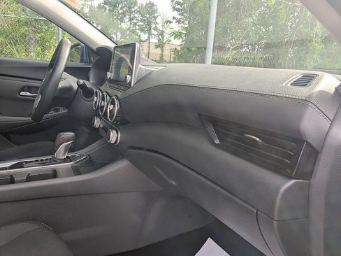 Used 2024 Nissan Sentra SV FWD image 34