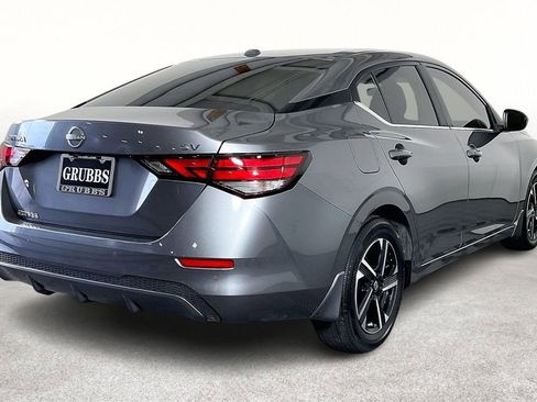 Used 2024 Nissan Sentra SV FWD image 2