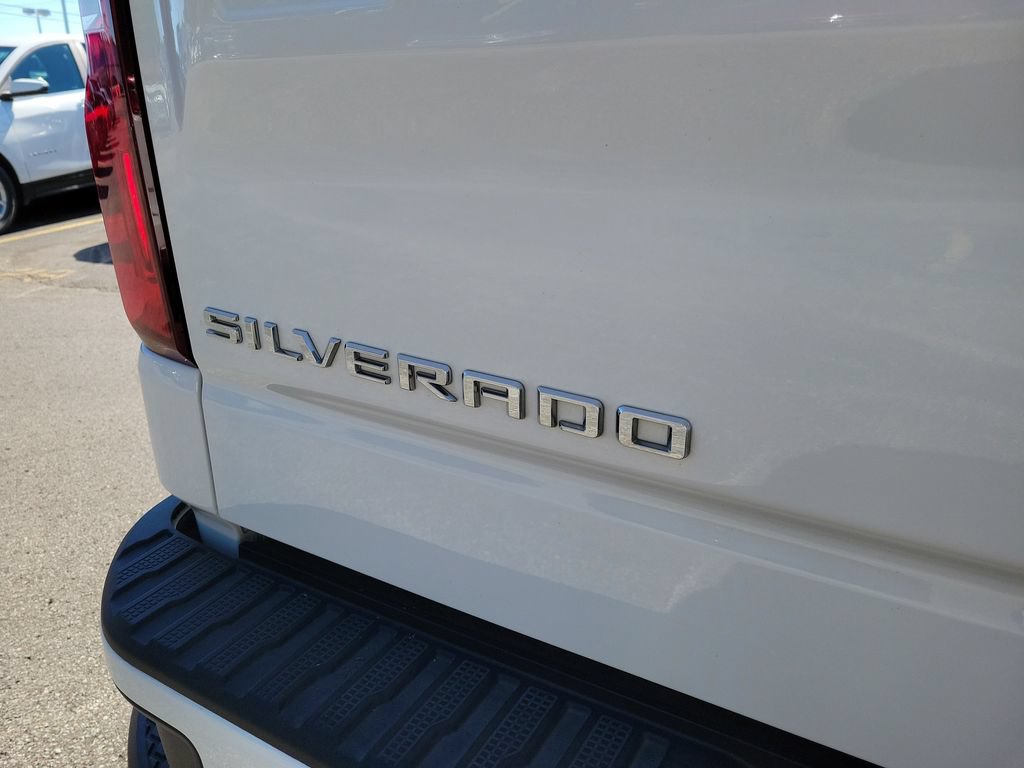Used 2026 Chevrolet Silverado 1500 RST AWD/4WD image 9