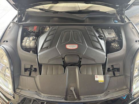 Used 2023 Porsche Cayenne Turbo AWD/4WD image 36